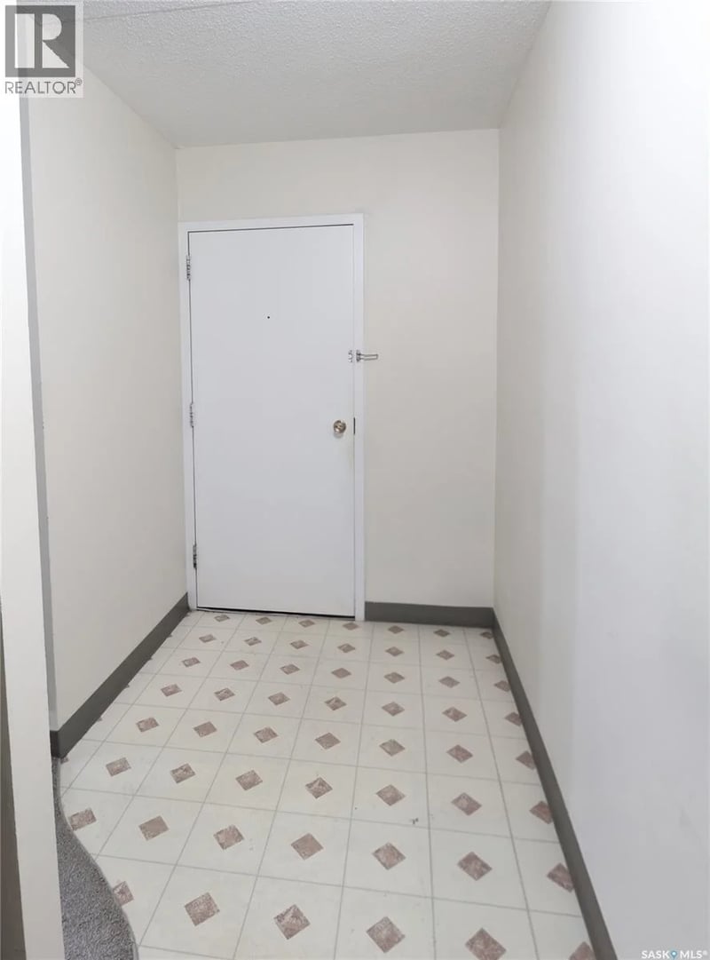 13 51 Centennial STREET, Regina, Saskatchewan, S4S6P8, Regina, Saskatchewan — photo 1 of 5