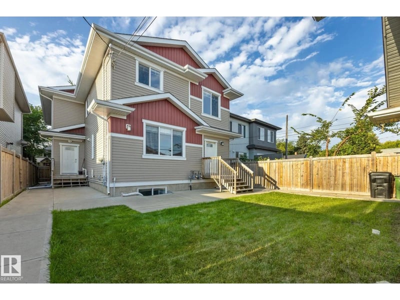 8952 81 AV NW, Edmonton, Alberta, T6C0W8, Edmonton, Alberta — photo 1 of 5