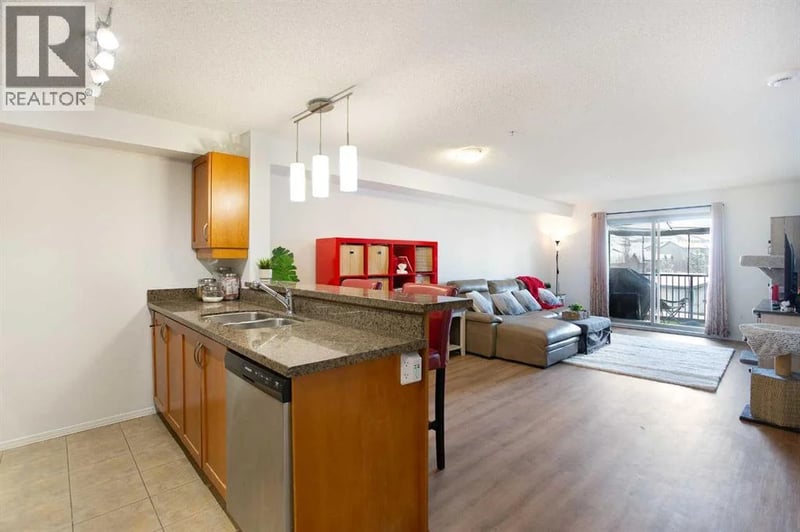 60 Panatella Street Northwest, Calgary, Alberta, T3K0M4, Calgary, Alberta — photo 1 of 5