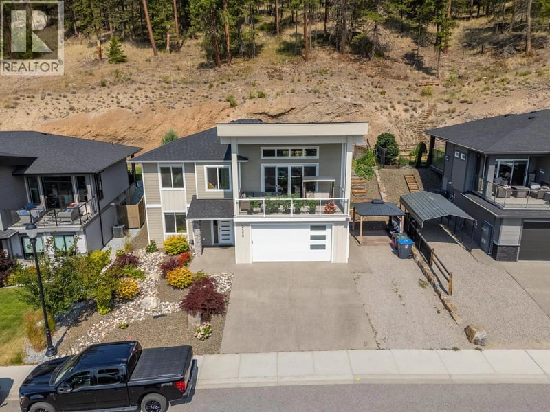 2562 Crown Crest Drive, West Kelowna, British Columbia, V4T3K4, West Kelowna, British Columbia — photo 1 of 5
