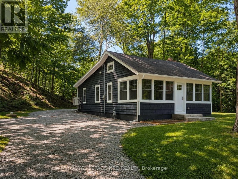 212 Holloway Bay Road South, Port Colborne (Sherkston), Ontario, L0S1R0, Port Colborne (Sherkston), Ontario — photo 1 of 5