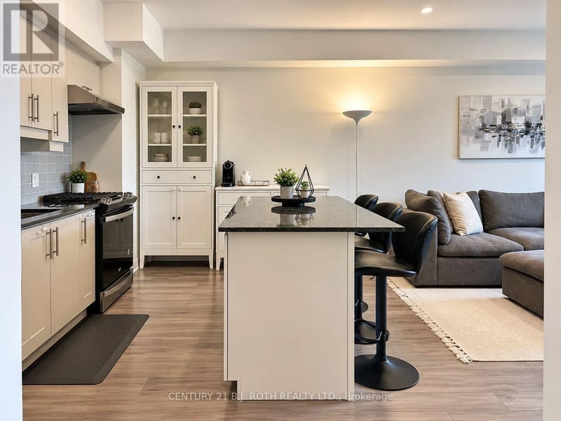 #604 8 Culinary Lane, Barrie, Ontario, L9J0T2, Barrie, Ontario — photo 1 of 5