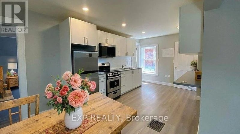 #103 72 Victoria Avenue South, Hamilton (North End), Ontario, L8N2S7, Hamilton (North End), Ontario — photo 1 of 5