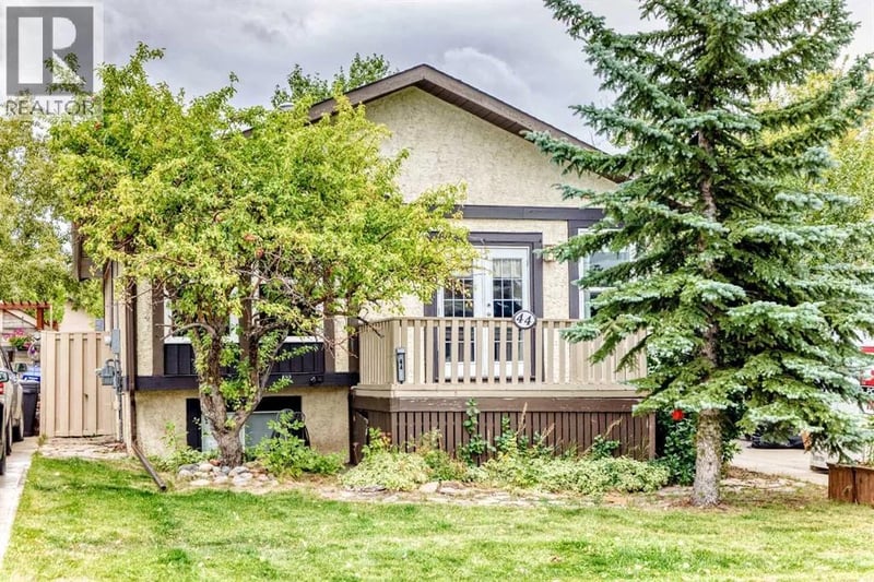 44 Big Springs Hill Southeast, Airdrie, Alberta, T4A1L3, Airdrie, Alberta — photo 1 of 5