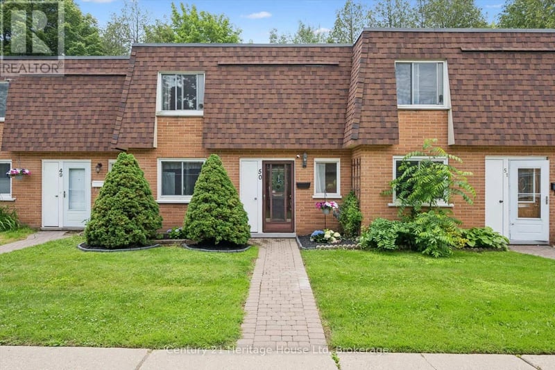 #50 120 Country Club Drive, Guelph (Victoria North), Ontario, N1E3K7, Guelph (Victoria North), Ontario — photo 1 of 5