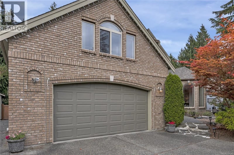 901 Savary Drive, Qualicum Beach, British Columbia, V9K1R7, Qualicum Beach, British Columbia — photo 1 of 5