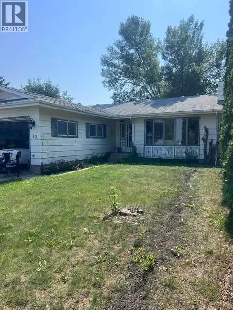 39 Nolan Street, Red Deer, Alberta, T4P1Y8, Red Deer, Alberta — photo 1 of 5