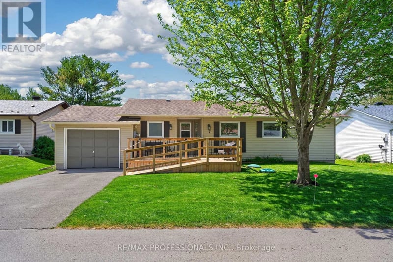 7 Tamarack Court, New Tecumseth, Ontario, L0G1W0, New Tecumseth, Ontario — photo 1 of 5