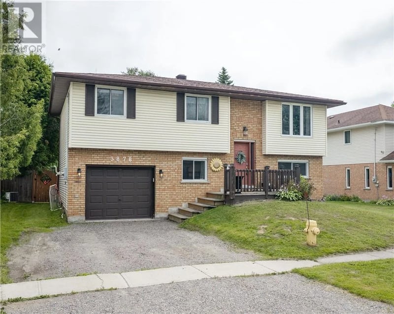 3878 MacMillan Drive, Val Caron, Ontario, P3N1H9, Val Caron, Ontario — photo 1 of 5