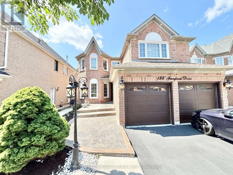186 FERNFOREST Drive, Brampton (Sandringham-Wellington), Ontario, L6R1T7, Brampton (Sandringham-Wellington), Ontario — photo 1 of 5