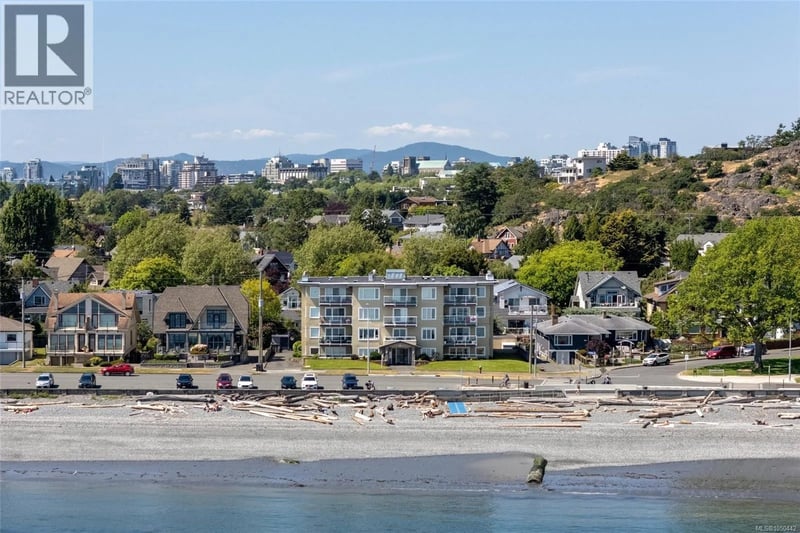 #103 1540 Dallas Road, Victoria, British Columbia, V8S1A3, Victoria, British Columbia — photo 1 of 5
