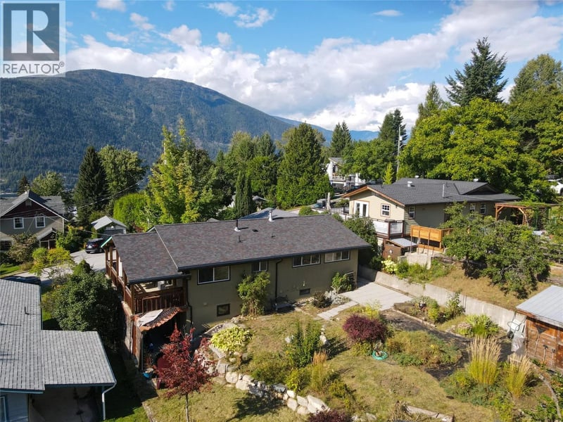 518 Delbruck Street, Nelson, British Columbia, V1L5L6, Nelson, British Columbia — photo 1 of 5