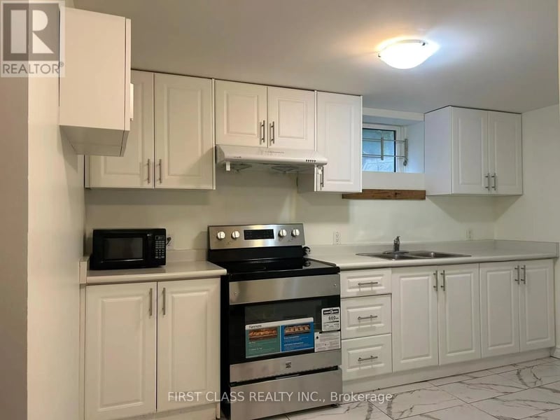 448 Elmwood Avenue, Richmond Hill (Harding), Ontario, L4C1M4, Richmond Hill (Harding), Ontario — photo 1 of 5