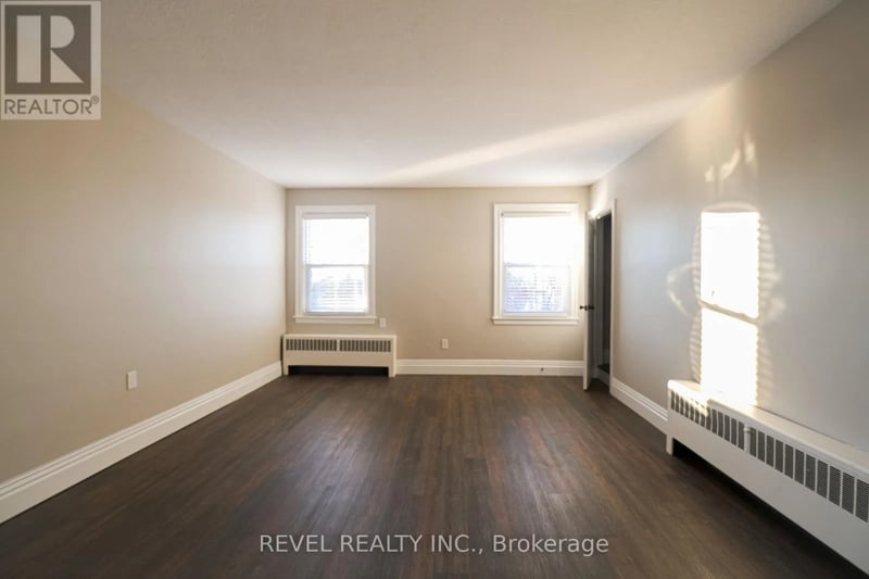 ##3 350 Simcoe Street North, Peterborough (Town Ward 3), Ontario, L1G4T6, Peterborough (Town Ward 3), Ontario — photo 1 of 5
