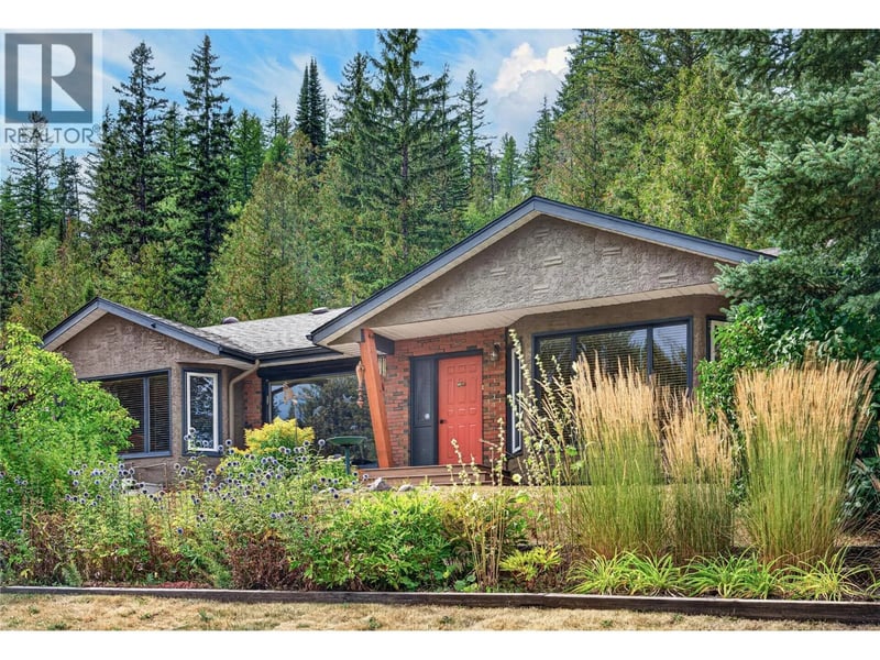 3347 Anderson Road, Fernie, British Columbia, V0B1M1, Fernie, British Columbia — photo 1 of 5