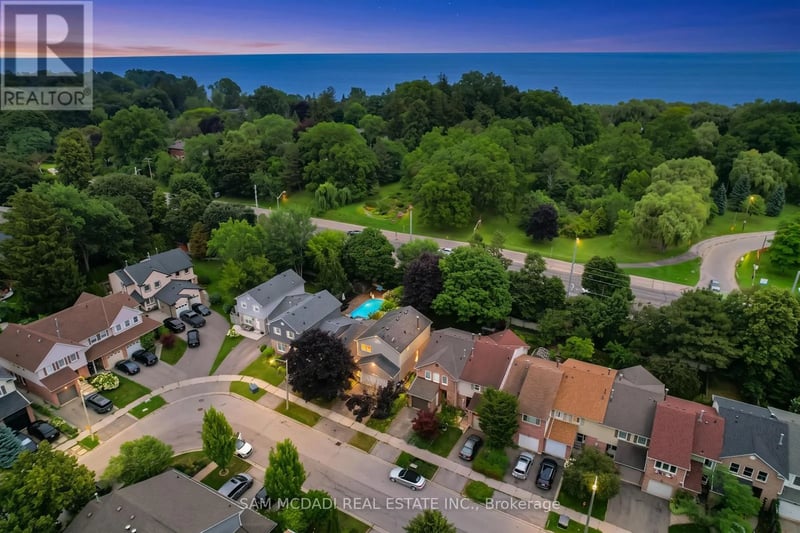 644 Sweetwater Place, Mississauga (Lorne Park), Ontario, L5H3Y8, Mississauga (Lorne Park), Ontario — photo 1 of 5