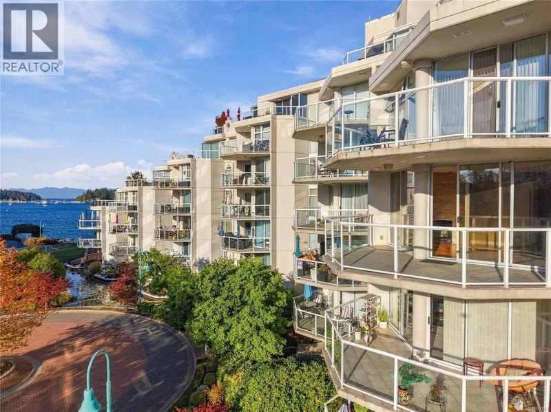 #402 158 Promenade Drive, Nanaimo, British Columbia, V9R6M7, Nanaimo, British Columbia — photo 1 of 5