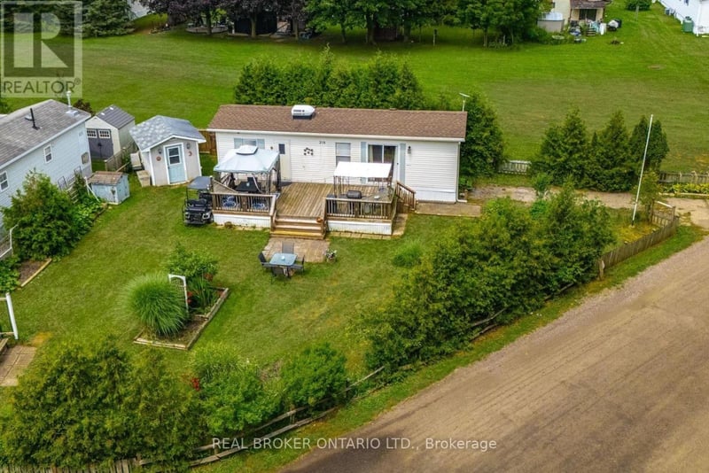 218 Beach Road, Centre Wellington, Ontario, N1M2W5, Centre Wellington, Ontario — photo 1 of 5