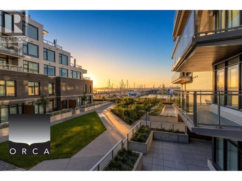 #201 777 HARBOUR Way, North Vancouver, British Columbia, V7P0G2, North Vancouver, British Columbia — photo 1 of 5