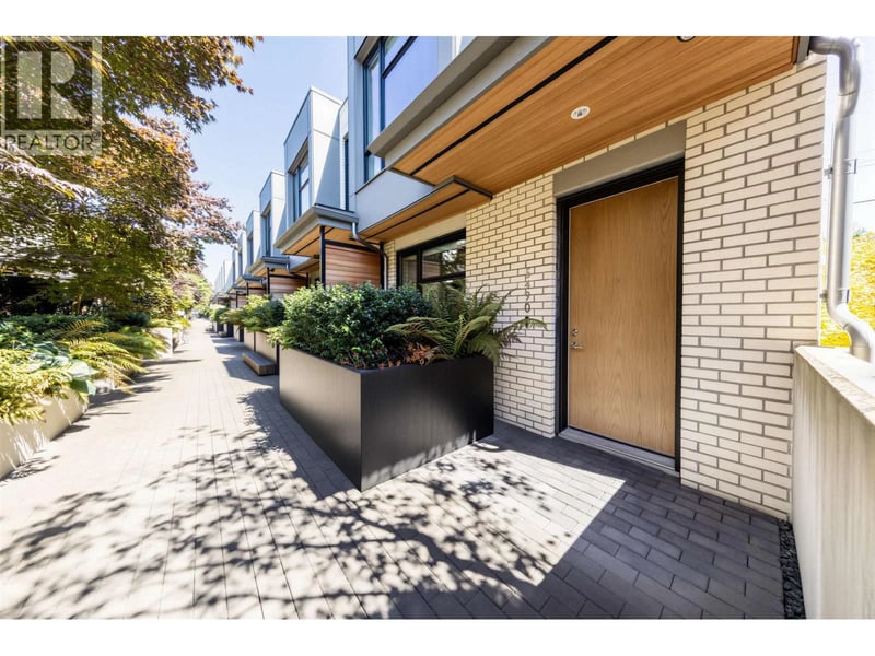 5490 OAK Street, Vancouver, British Columbia, V6M2V6, Vancouver, British Columbia — photo 1 of 5