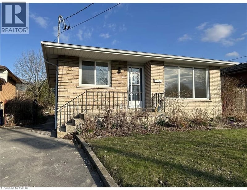 #Lower unit 95 BURRWOOD Drive, Hamilton, Ontario, L9C3T3, Hamilton, Ontario — photo 1 of 5