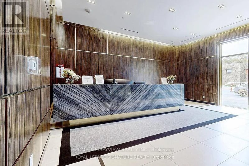 #203 3018 Yonge Street West, Toronto (Lawrence Park South), Ontario, M4N0A5, Toronto (Lawrence Park South), Ontario — photo 1 of 5