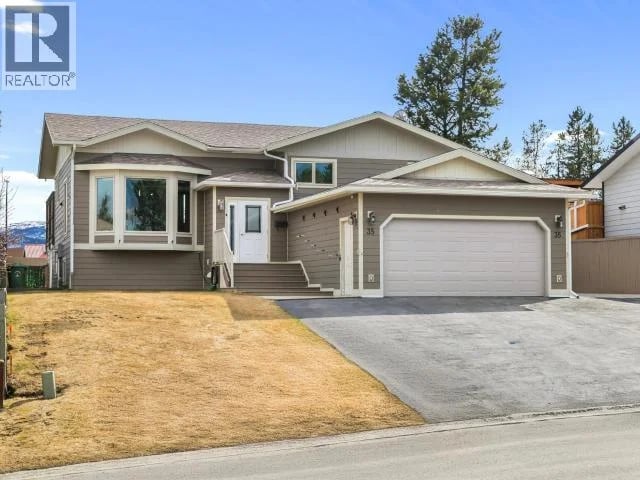 35 TABOR CRES, Whitehorse, Yukon, Y1A0C8, Whitehorse, Yukon — photo 1 of 5