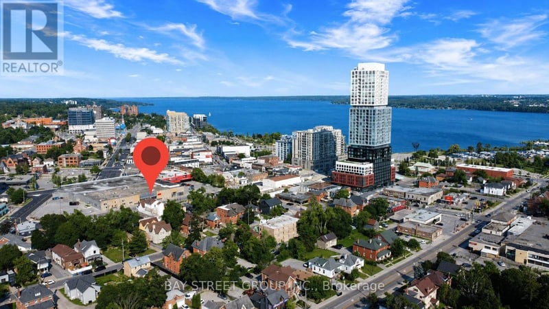 #204 66 Maple Avenue, Barrie (City Centre), Ontario, L4N1R8, Barrie (City Centre), Ontario — photo 1 of 5