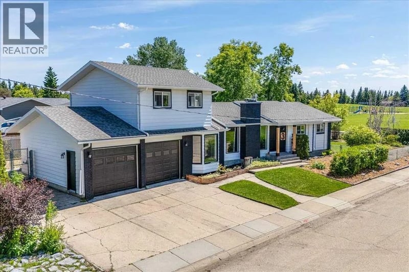3 Armstrong Close, Red Deer, Alberta, T4R1C6, Red Deer, Alberta — photo 1 of 5