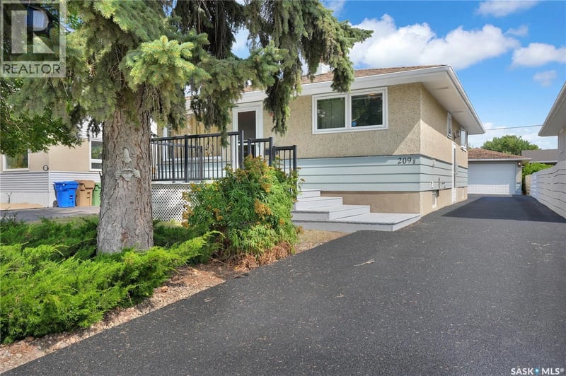 209 Broad STREET N, Regina, Saskatchewan, S4R2X7, Regina, Saskatchewan — photo 1 of 5