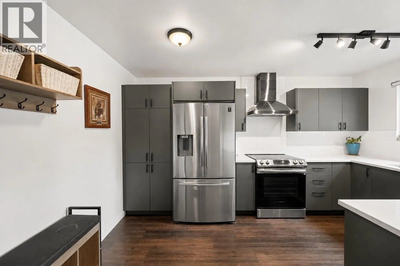5019 57 Street, Ladner, British Columbia, V4K3E7, Ladner, British Columbia — photo 1 of 5