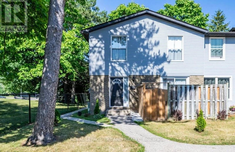 #104 70 Fiddlers Green Road, London North (North P), Ontario, N6H4R4, London North (North P), Ontario — photo 1 of 5