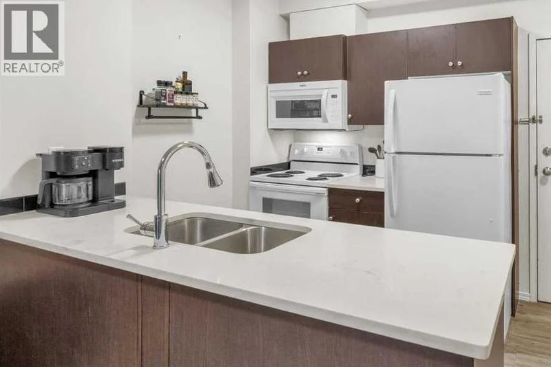 73 Erin Woods Court Southeast, Calgary, Alberta, T2B3V2, Calgary, Alberta — photo 1 of 5