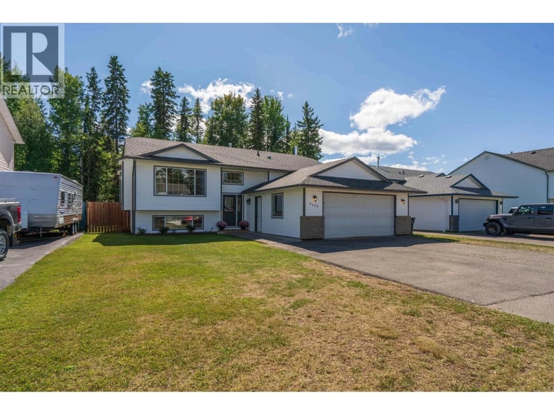 5423 WOODOAK Crescent, Prince George, British Columbia, V2K5A6, Prince George, British Columbia — photo 1 of 5