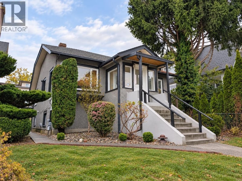 1109 SEVENTH Avenue, New Westminster, British Columbia, V3M2J6, New Westminster, British Columbia — photo 1 of 5
