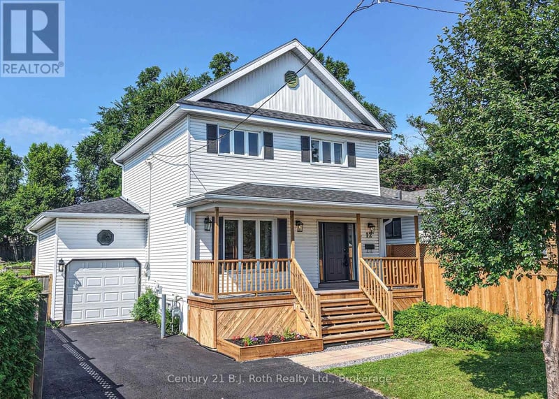 12 Clinton Street, Orillia, Ontario, L3V6A1, Orillia, Ontario — photo 1 of 5
