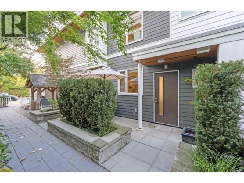 4066 YUKON Street, Vancouver, British Columbia, V5Y0L4, Vancouver, British Columbia — photo 1 of 5