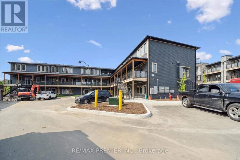 #3-105 253 Crescent Bay Lane, Huntsville (Chaffey), Ontario, P1H1C2, Huntsville (Chaffey), Ontario — photo 1 of 5