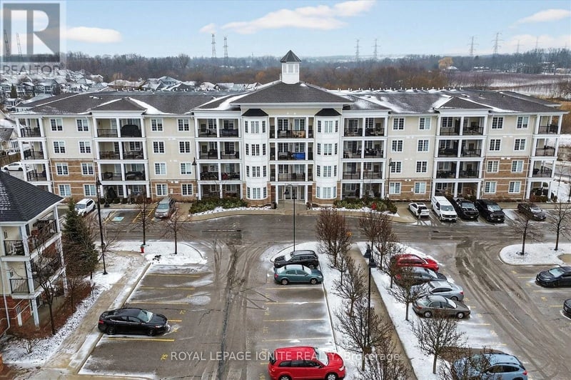 #301 65 Shipway Avenue, Clarington (Newcastle), Ontario, L1B0W2, Clarington (Newcastle), Ontario — photo 1 of 5