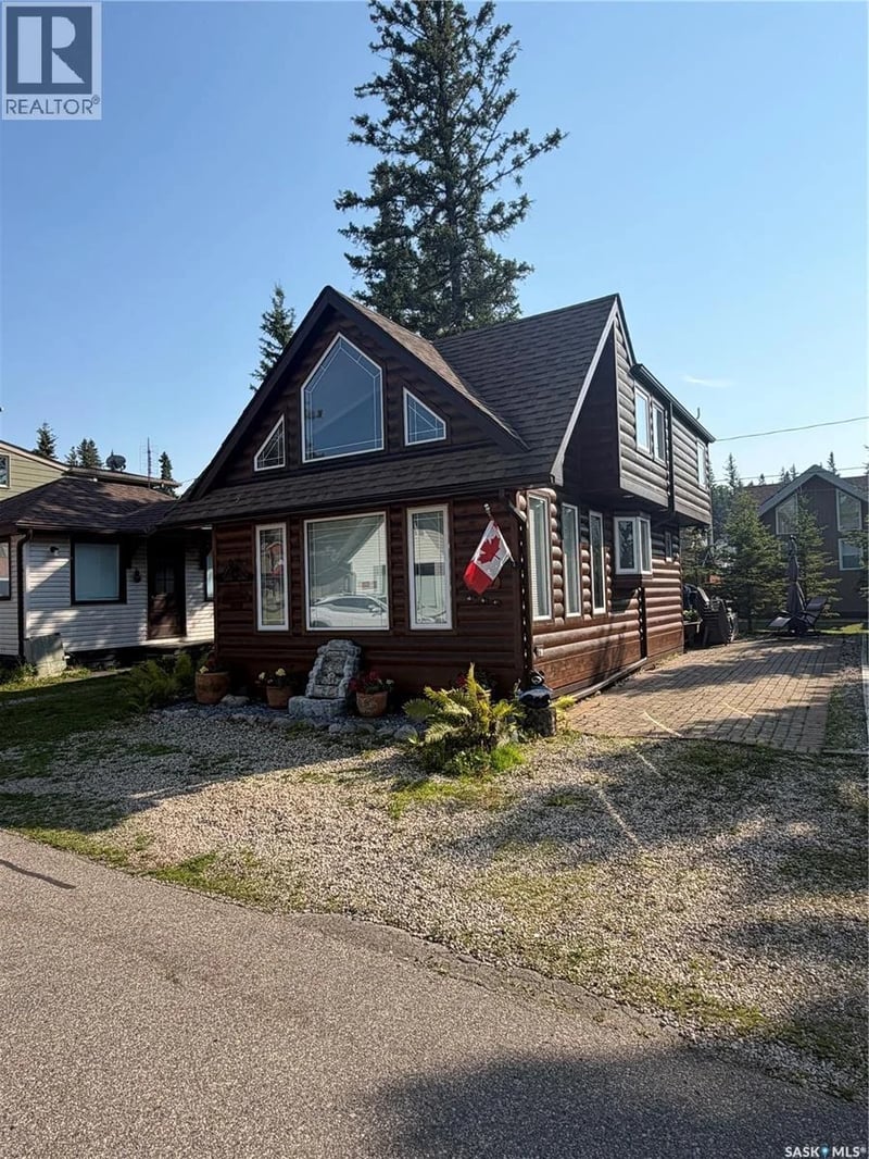 1537 Eagle - Waskesiu Lake, Prince Albert National Park, Saskatchewan, S0J2Y0, Prince Albert National Park, Saskatchewan — photo 1 of 5