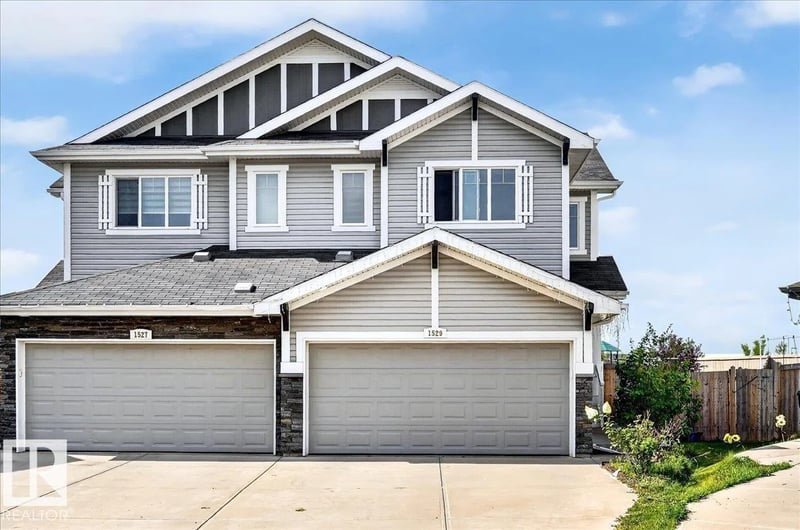 1529 26 AVE NW NW, Edmonton, Alberta, T6T0W2, Edmonton, Alberta — photo 1 of 5