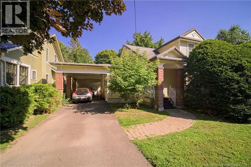 320 University Avenue, Fredericton, New Brunswick, E3B4J1, Fredericton, New Brunswick — photo 1 of 5