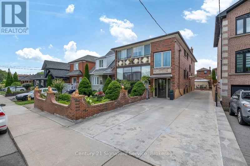 524 Silverthorn Avenue, Toronto (Keelesdale-Eglinton West), Ontario, M6M3H7, Toronto (Keelesdale-Eglinton West), Ontario — photo 1 of 5