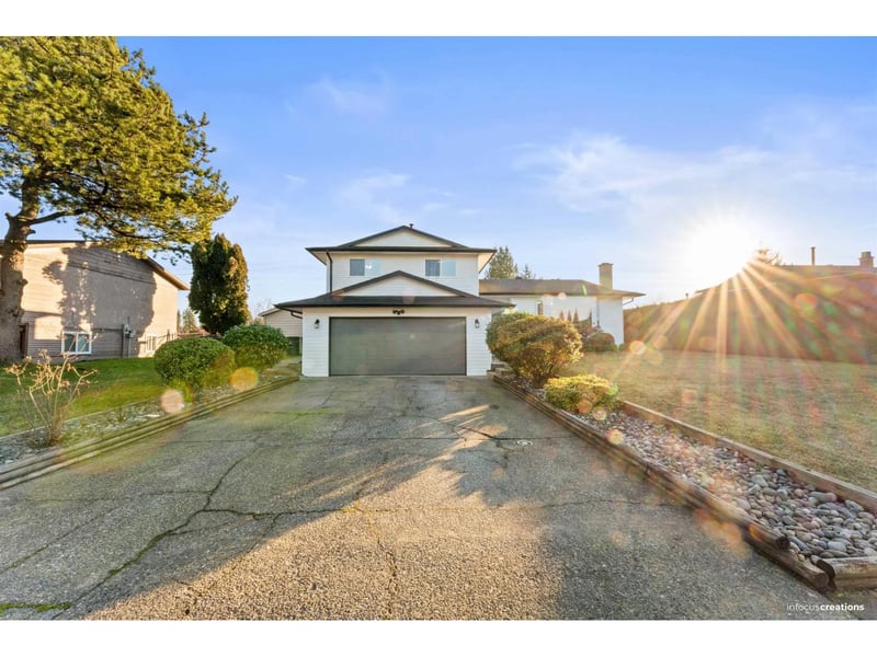 15796 95A Avenue, Surrey, British Columbia, V4N2L4, Surrey, British Columbia — photo 1 of 5
