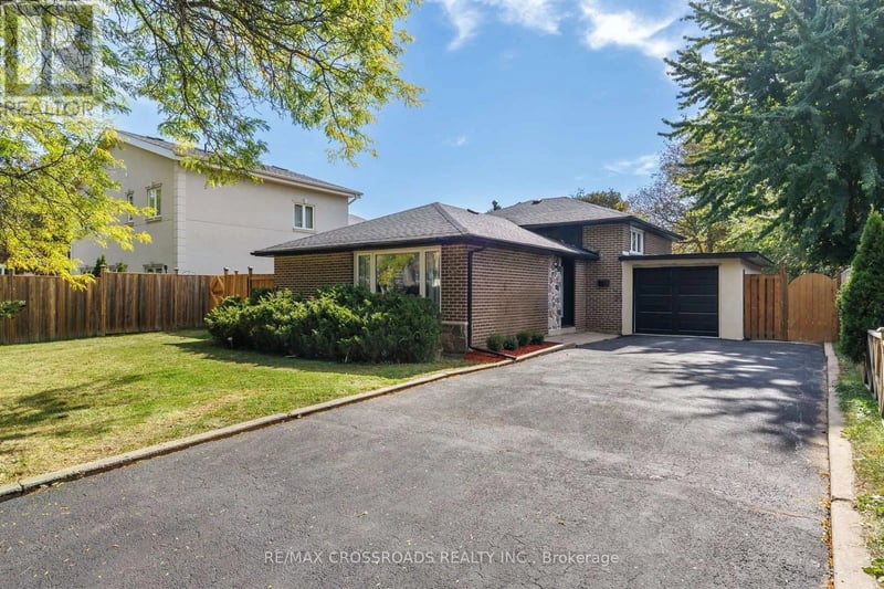 184 Laverock Avenue, Richmond Hill (Mill Pond), Ontario, L4C4K3, Richmond Hill (Mill Pond), Ontario — photo 1 of 5