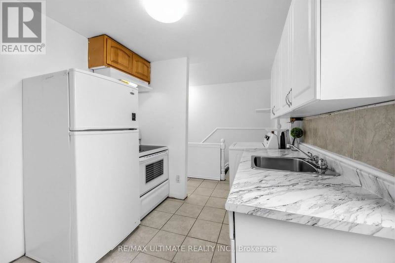 #2nd Floor 57 Shanly Street, Toronto (Dovercourt-Wallace Emerson-Junction), Ontario, M6H1S4, Toronto (Dovercourt-Wallace Emerson-Junction), Ontario — photo 1 of 5