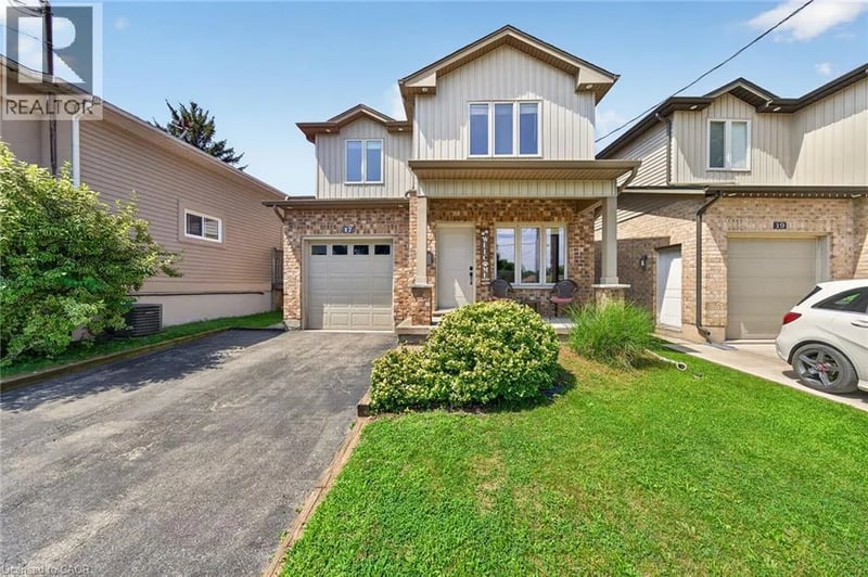 17 GRANTHAM Avenue South, St. Catharines, Ontario, L2P3B3, St. Catharines, Ontario — photo 1 of 5