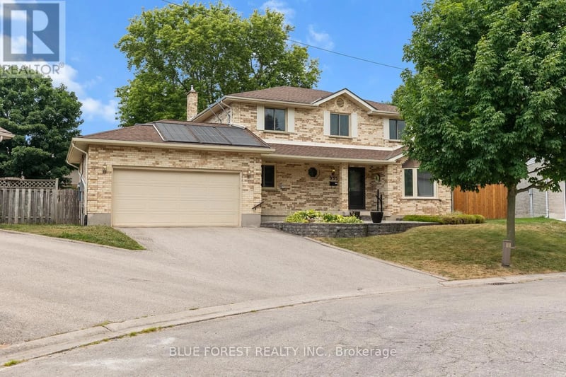 935 Country Club Place, London South (South Q), Ontario, N6C5R5, London South (South Q), Ontario — photo 1 of 5