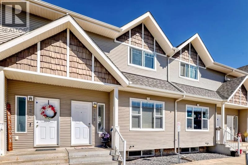 50 Lucky Place, Sylvan Lake, Alberta, T4S0E3, Sylvan Lake, Alberta — photo 1 of 5