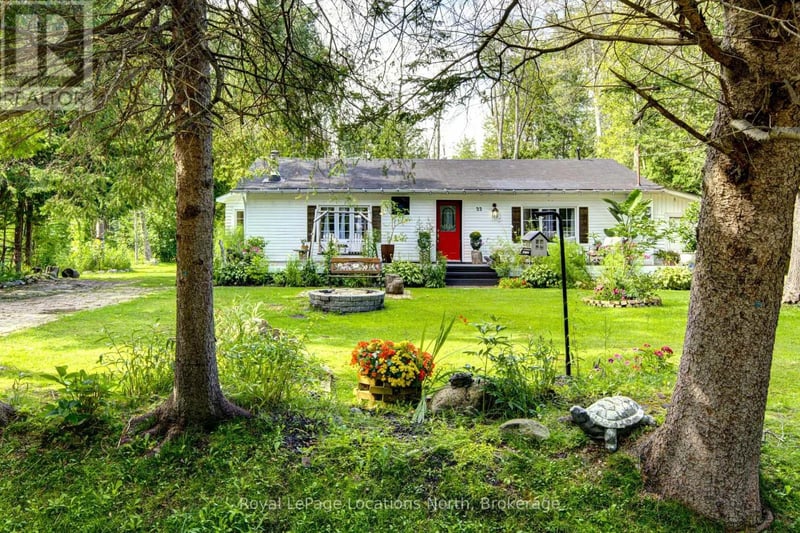 22 Balsam Street, Tiny, Ontario, L0L1P1, Tiny, Ontario — photo 1 of 5